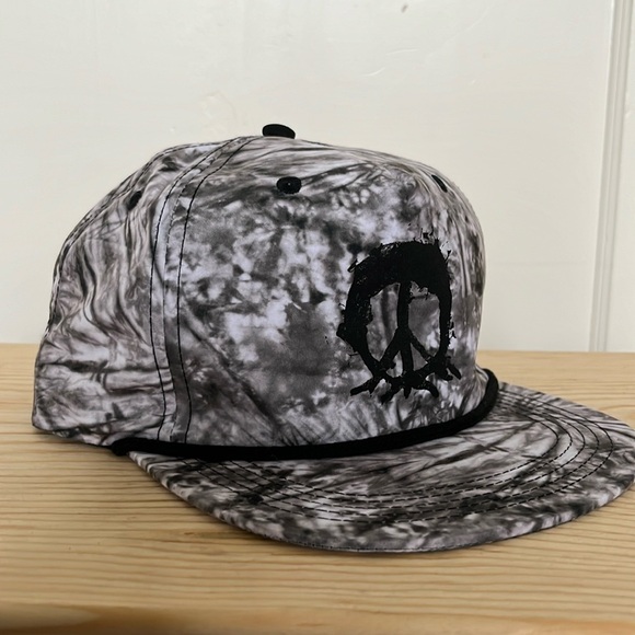 Gnarly SnapBack - Picture 1 of 2